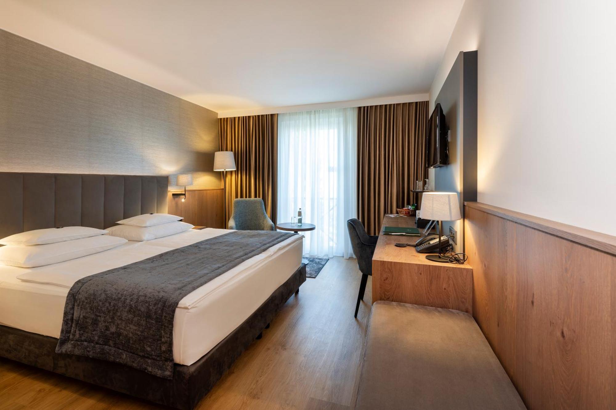 Rogner 5* Tirana